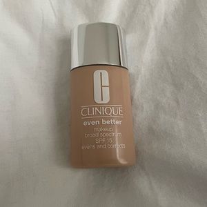 Clinique Even Better Foundation CN 28 Ivory VF SPF 15 Only Used Once